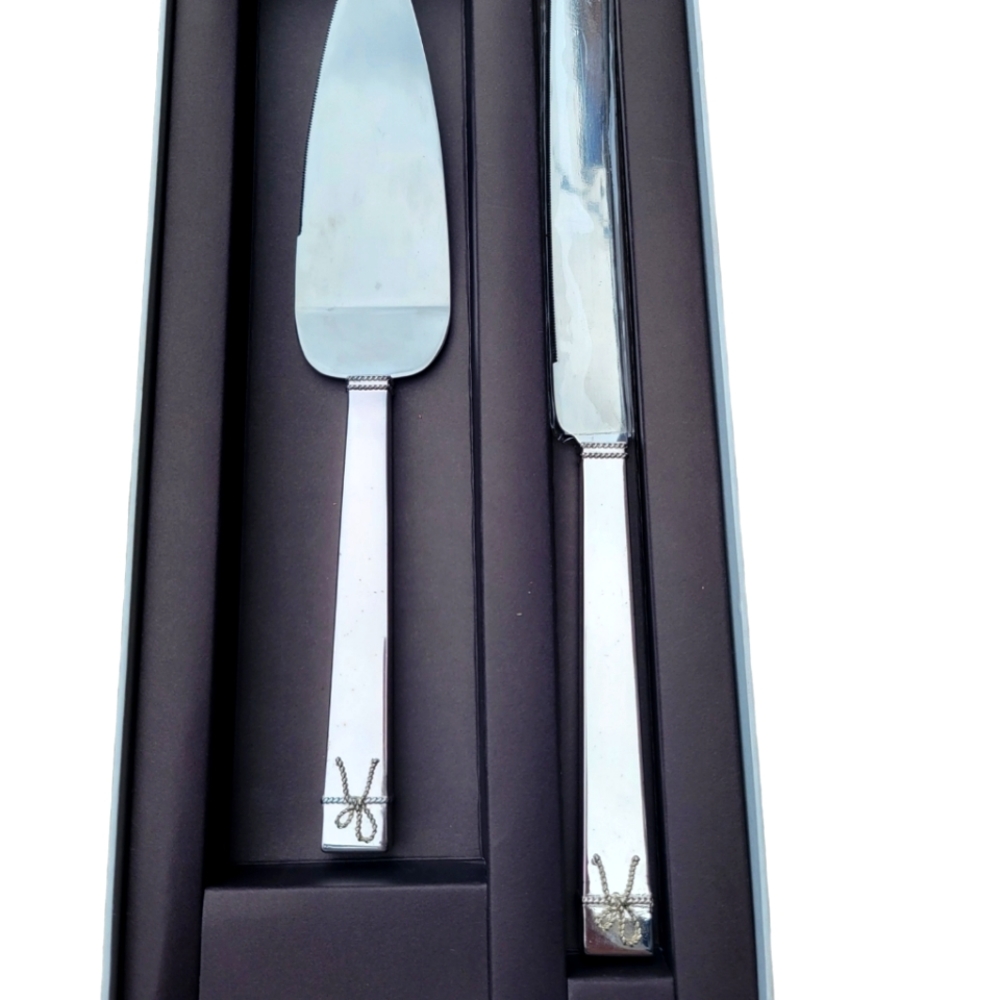 Vera Wang for Wedgewood cake and knife set